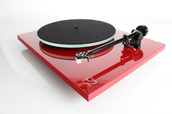 Rega Planar 2 (mit Tonabnehmer Rega Carbon)